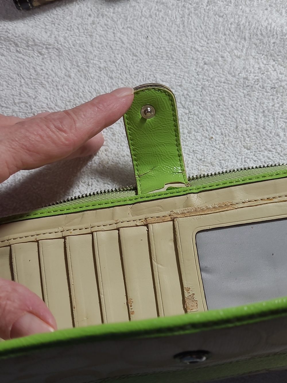 Coach Signature Canvas Wallet with Lime Trim - Picture 5 of 6
